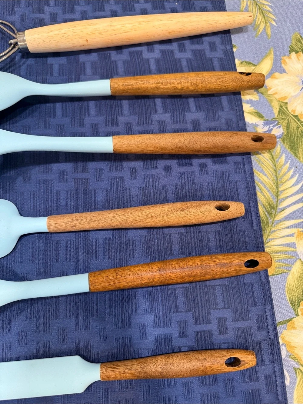 The Pioneer Woman Light Blue Silicone & Wood 5-Piece Utensil Set